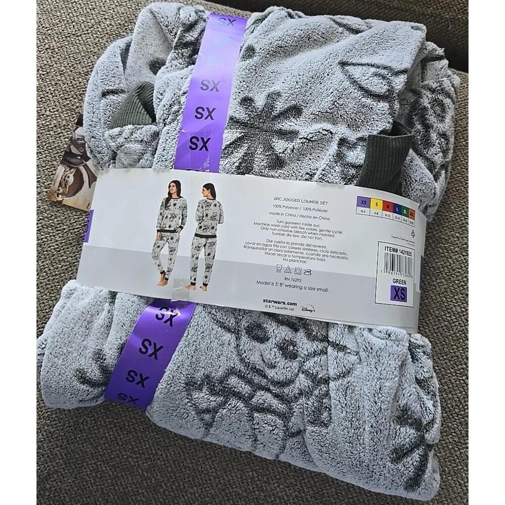 STAR WARS The Womens 2-Piece Plush Fleece Jogger Size XS. BP - Picture 2 of 2